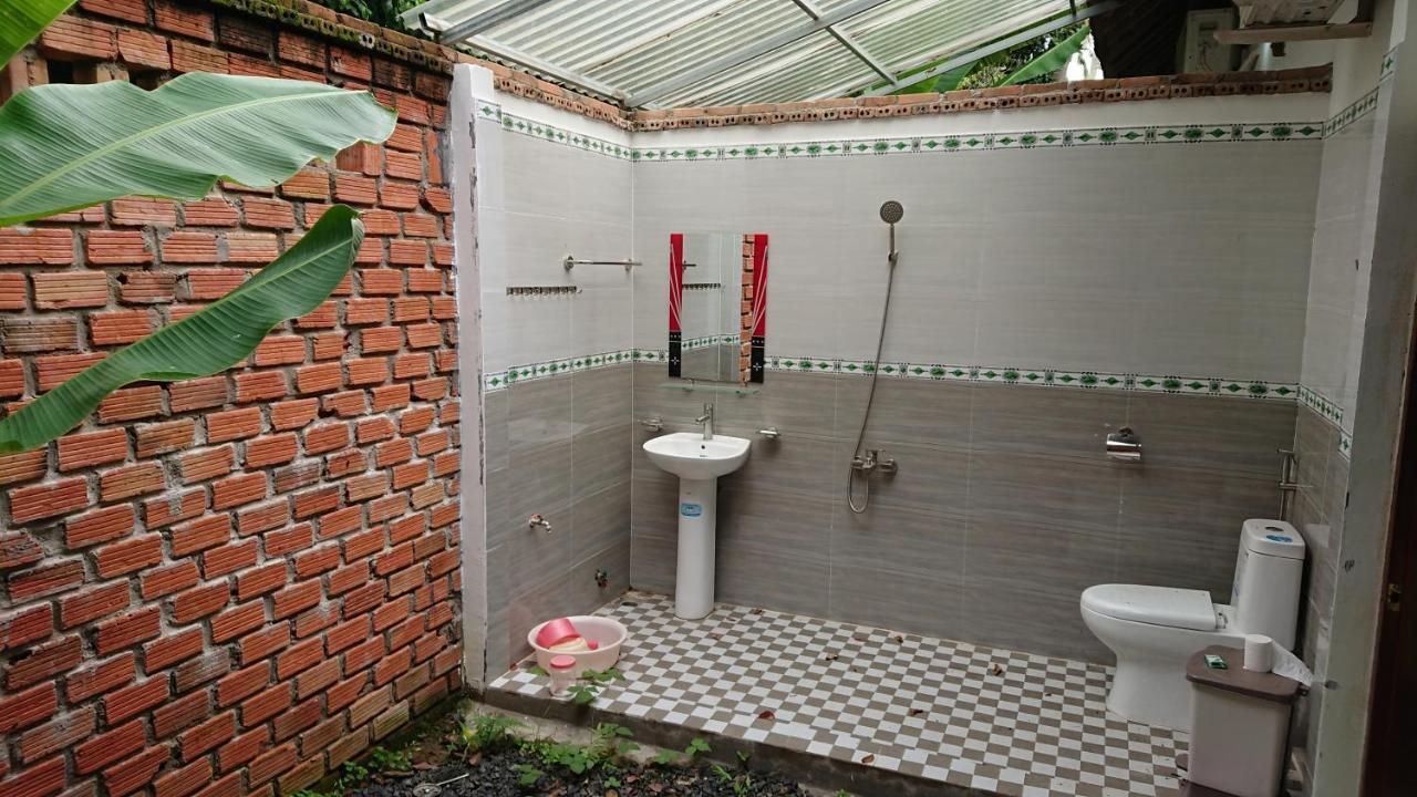 Vuonthuguesthousegarden Kon Tum Eksteriør billede