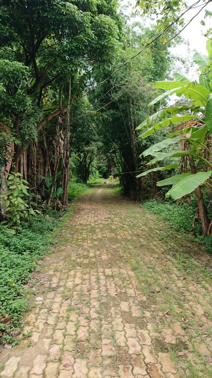 Vuonthuguesthousegarden Kon Tum Eksteriør billede