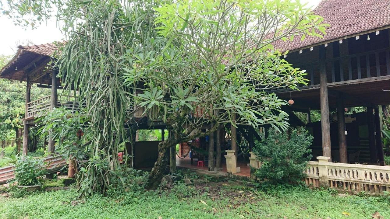 Vuonthuguesthousegarden Kon Tum Eksteriør billede