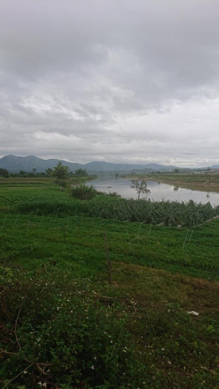Vuonthuguesthousegarden Kon Tum Eksteriør billede